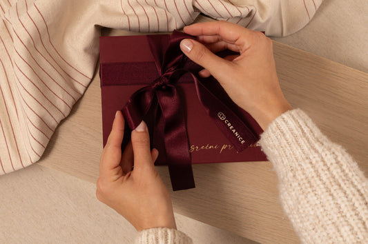 Burgundy Winter set  |  kutija sa setom od 4 ukrasa i Mlaf handmade svećom