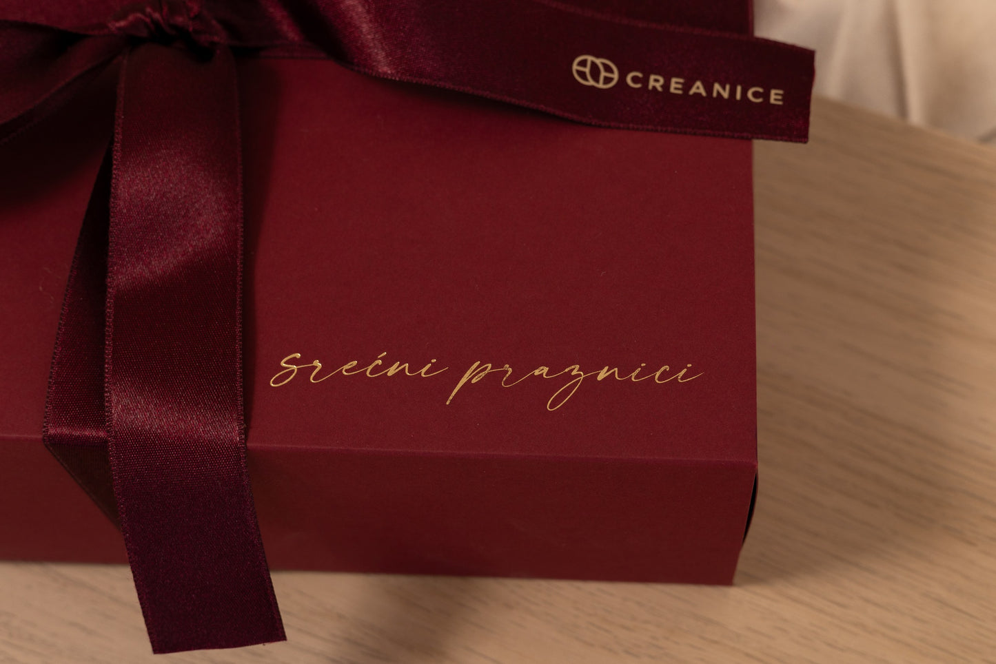 Burgundy poklon kutija | Srećni praznici