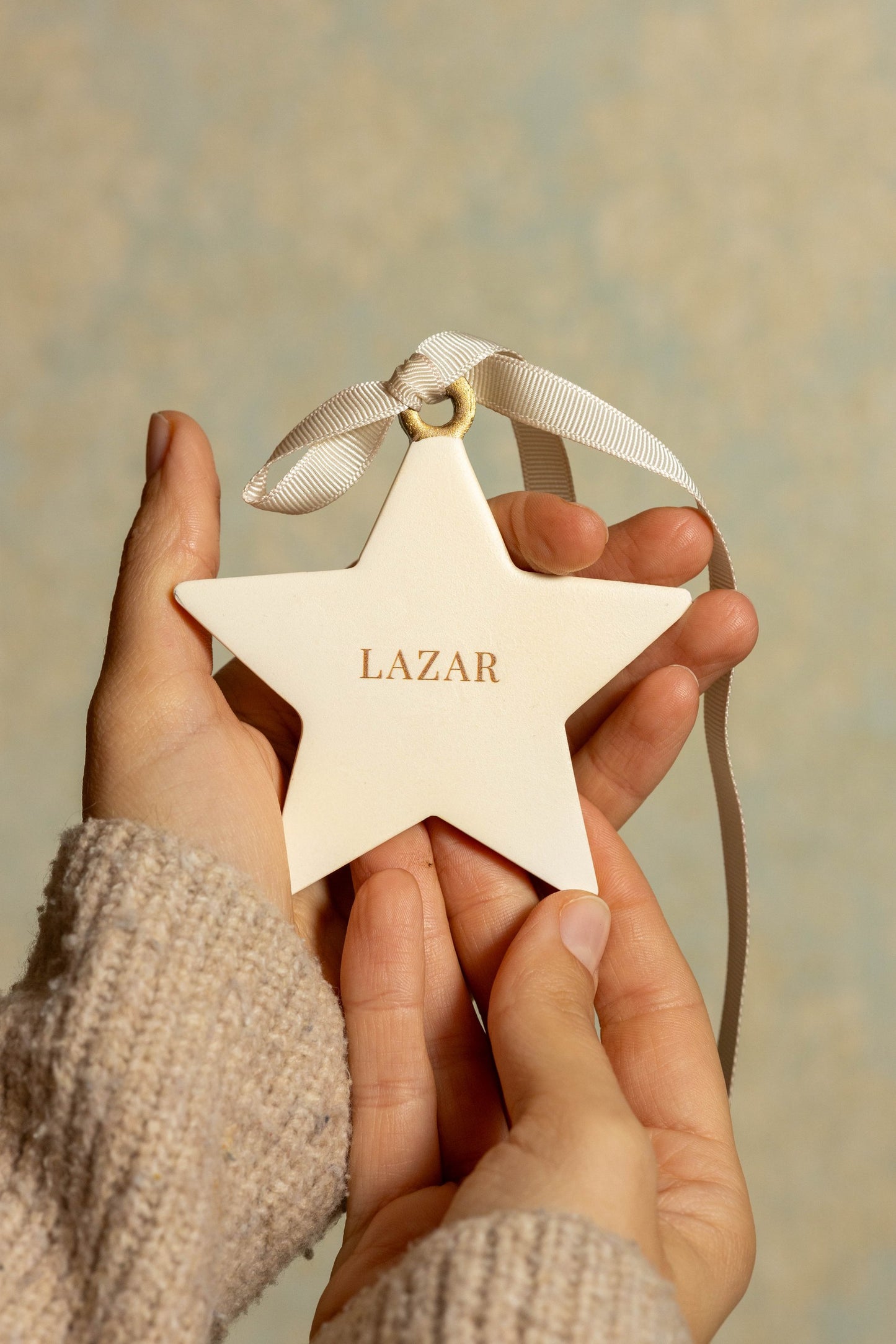 Frosted | personalizovana handmade zvezdica za jelku od gipsa