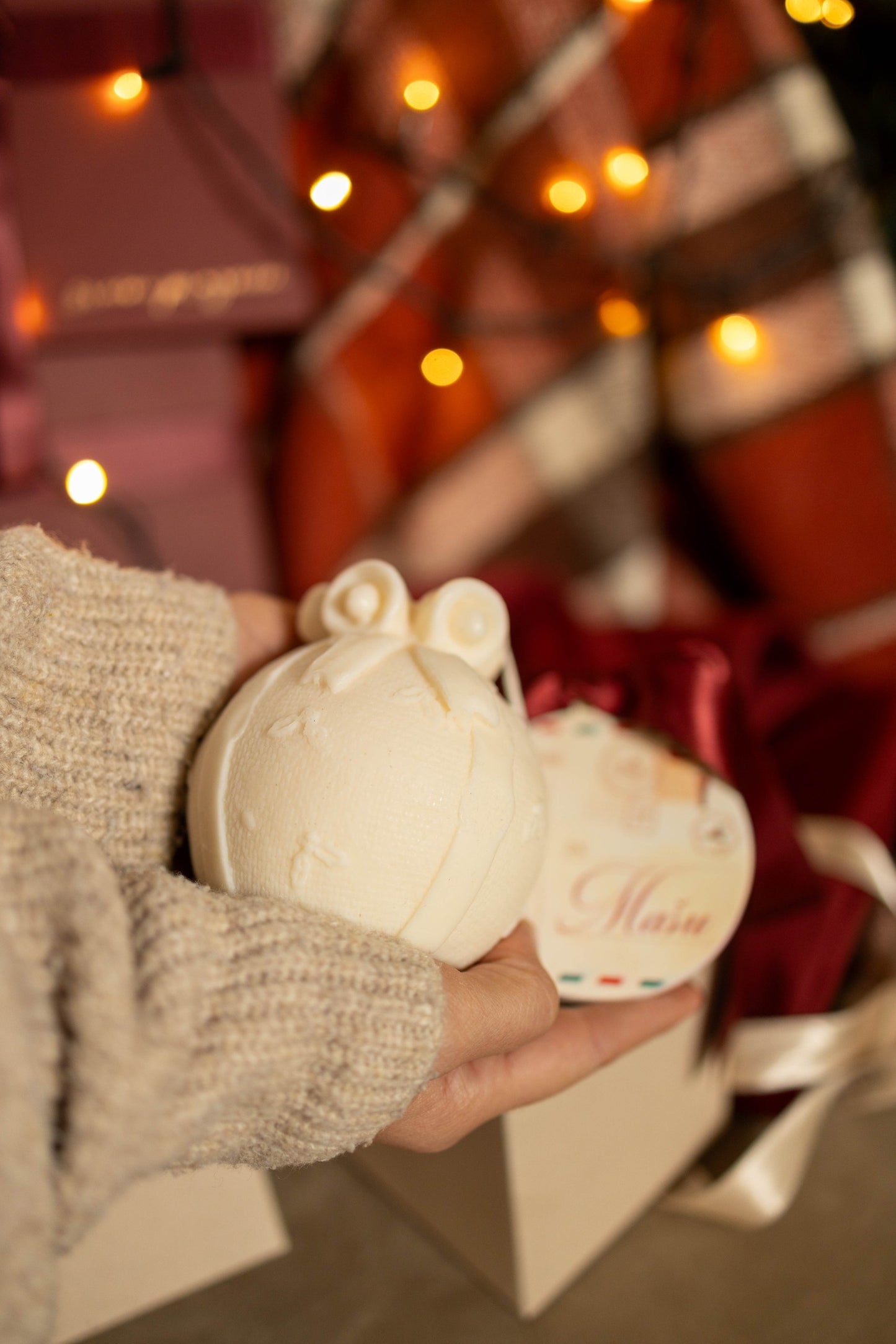 Cream Winter set | kutija sa personalizovanim ukrasom i Mlaf handmade svećom