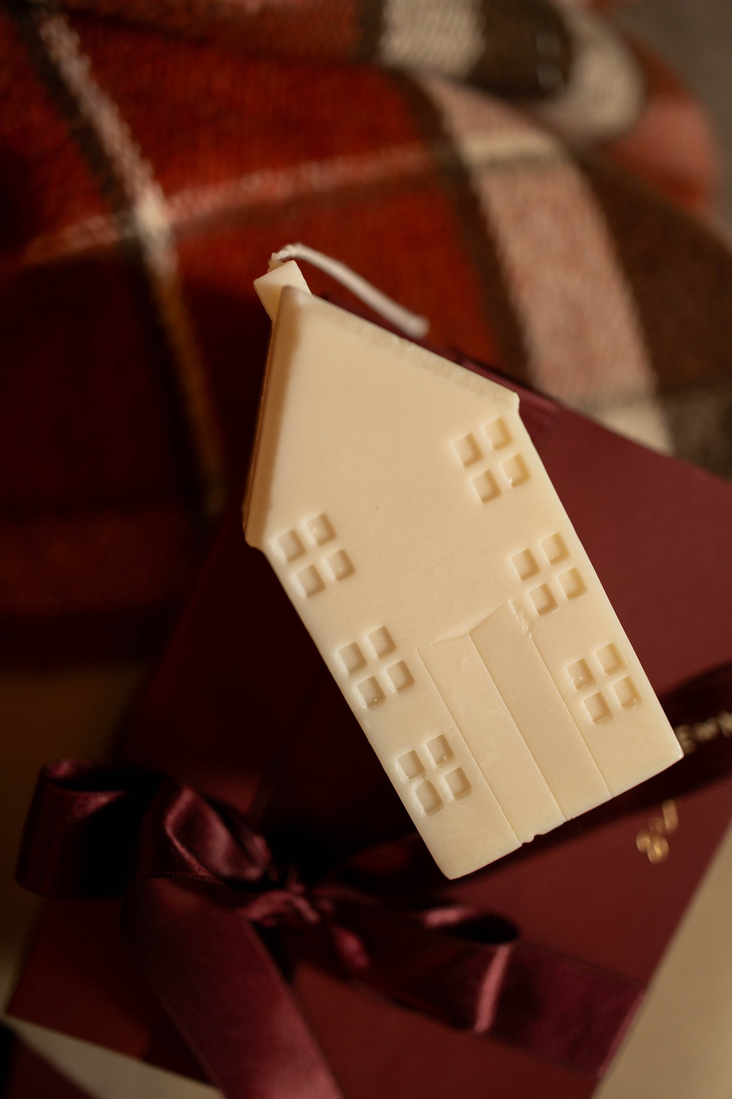 Burgundy Winter set | kutija sa setom od 4 ukrasa i Mlaf handmade svećom