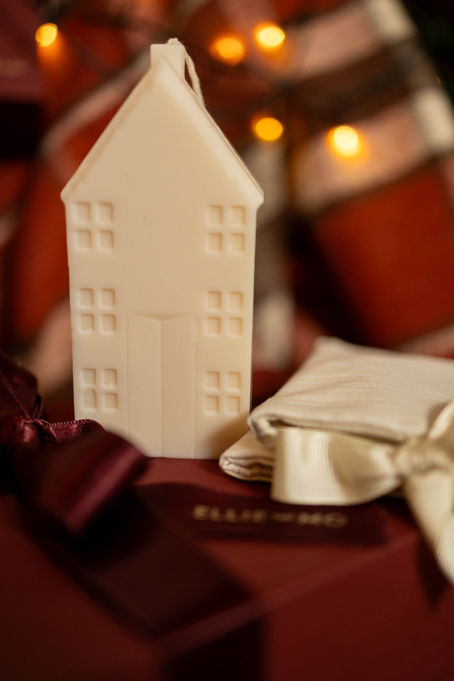 Burgundy Winter set | kutija sa setom od 4 ukrasa i Mlaf handmade svećom