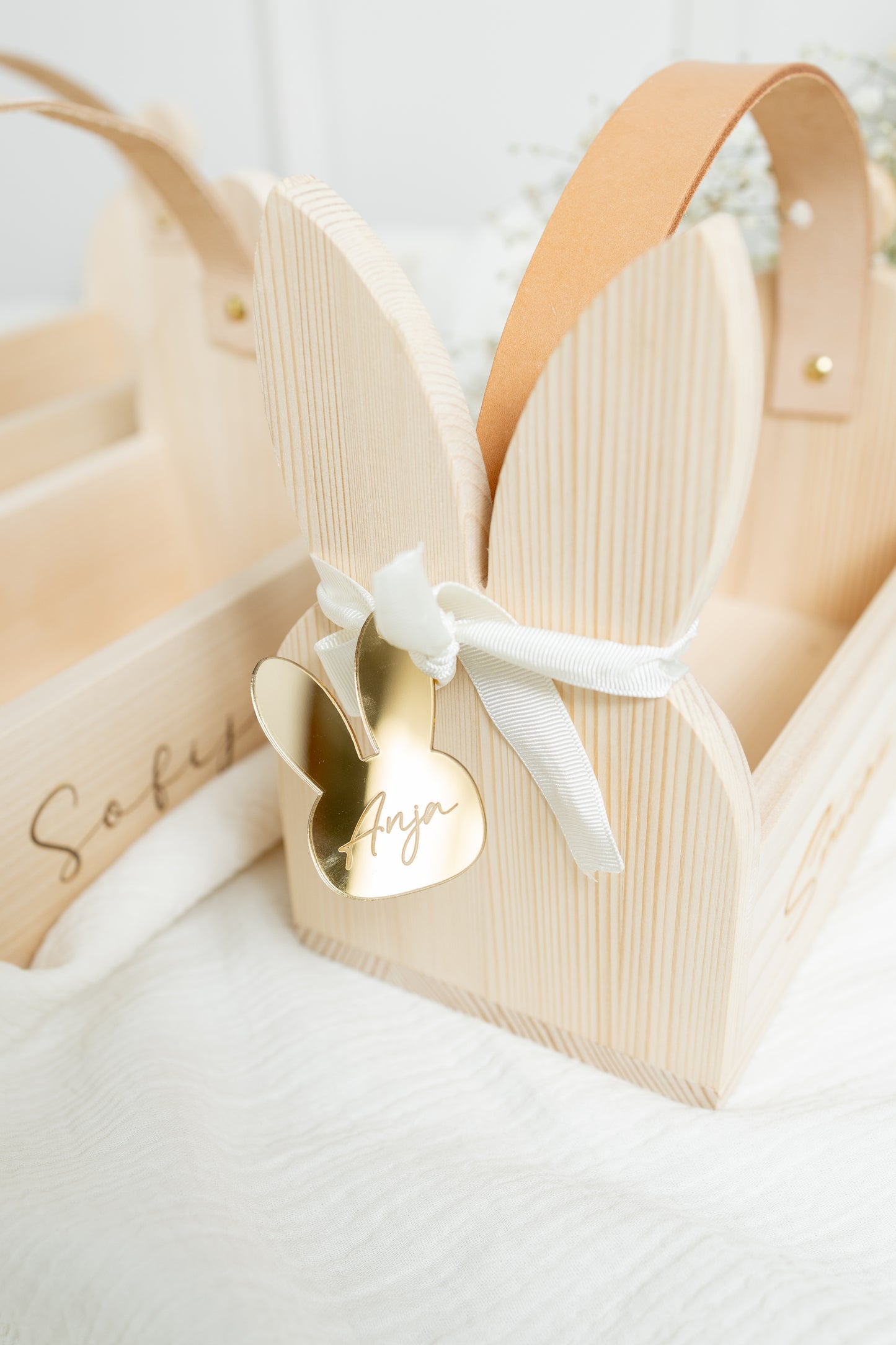 Personalizovana korpica Bunny od punog drveta