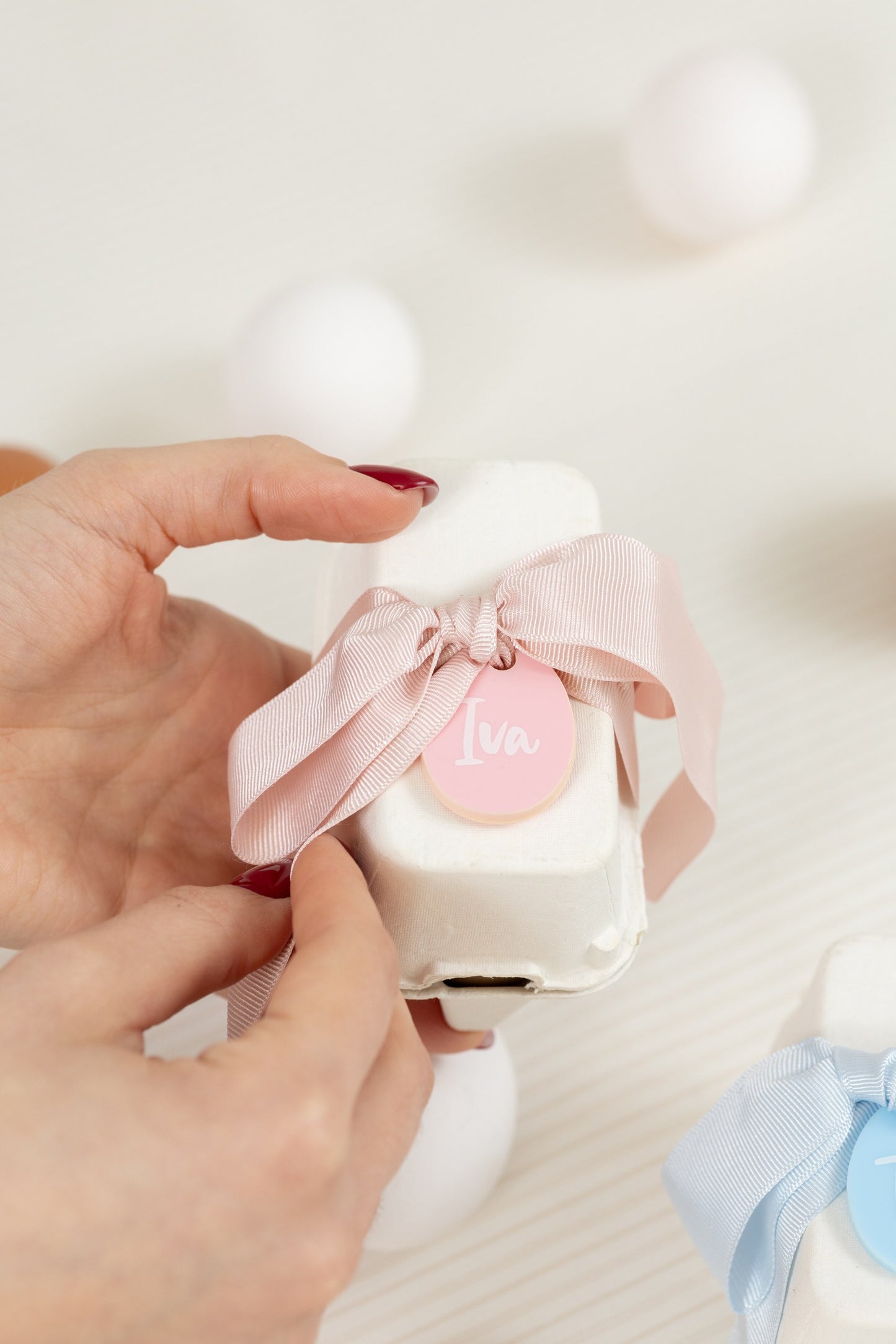 Mirisne sveće Egg u kutijici sa personalizacijom | plava i roze